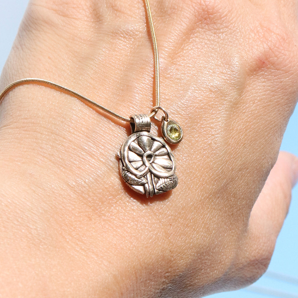 Peridot Pressed Flower Necklace