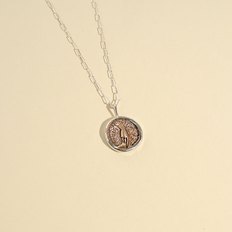 Medallion Elementos Necklace - Air